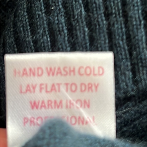 OG universal Standard Wool/Cashmere Sweater - Picture 6 of 7